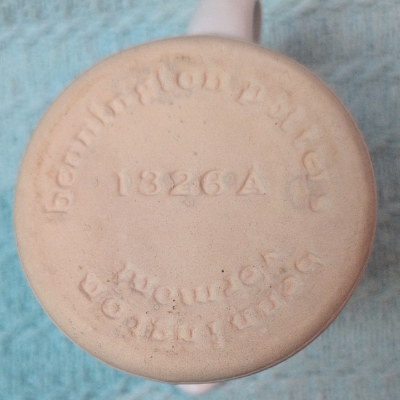 Elegant White Matte Ceramic Pitcher Bennington Potters Vermont - Picture 5 of 5